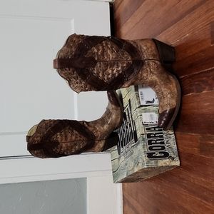 Corral Vintage 9 1/2 LD Cognac Crossed Strap & Studs boots---NEVER BEEN WORN